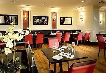 **** Отель Courtyard By Marriott Duesseldorf Seestern Германия