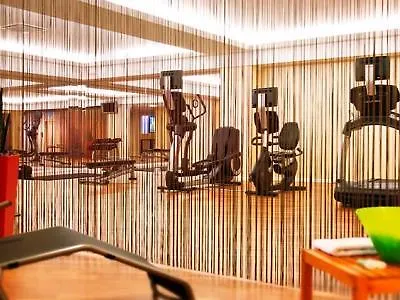 Отель Courtyard By Marriott Duesseldorf Seestern
