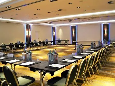 **** Отель Courtyard By Marriott Duesseldorf Seestern Германия